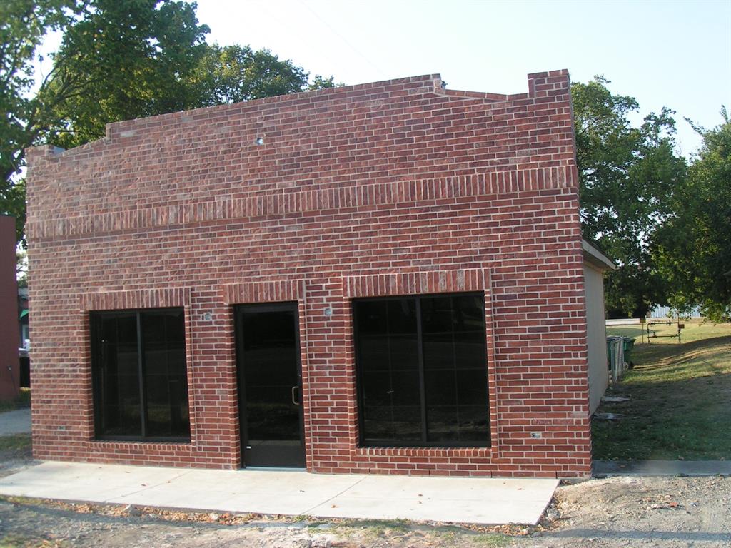 none - Commercial Lease