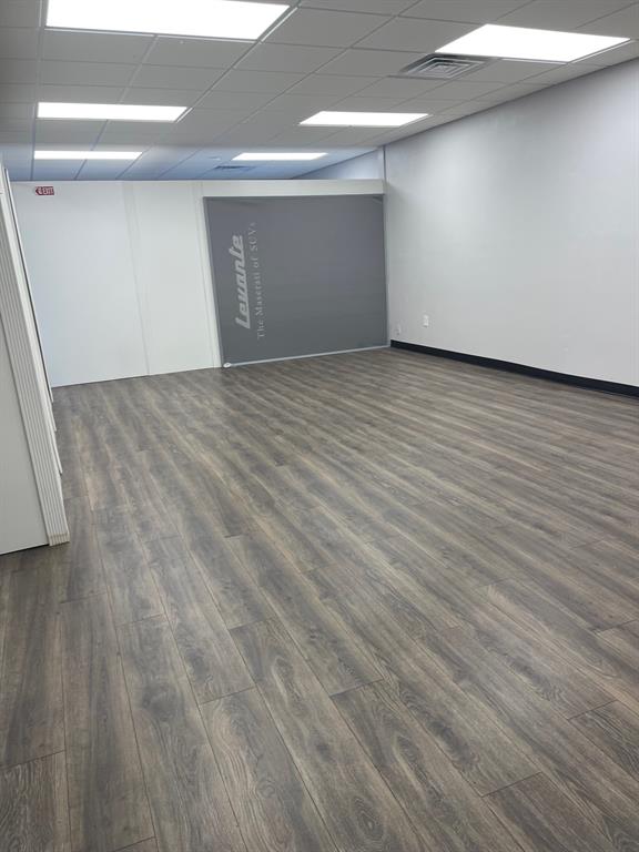 none - Commercial Lease