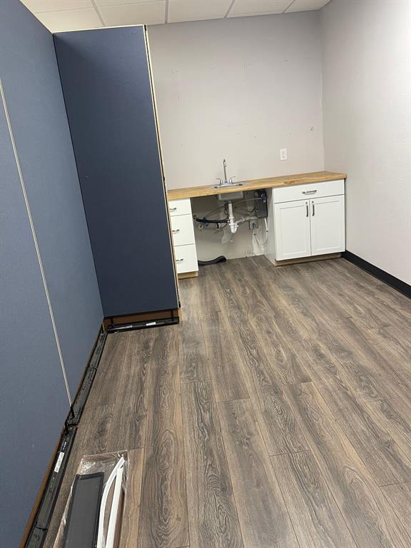none - Commercial Lease