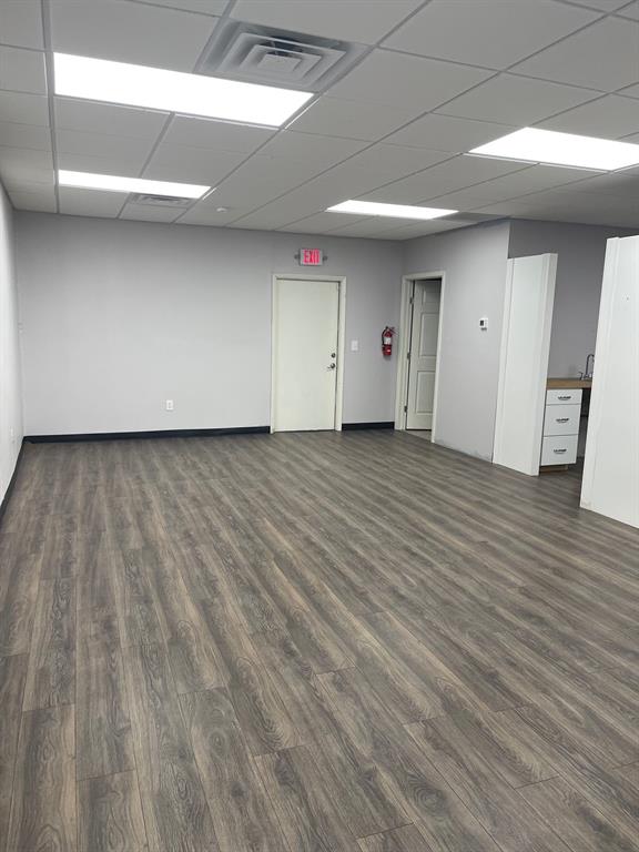 none - Commercial Lease