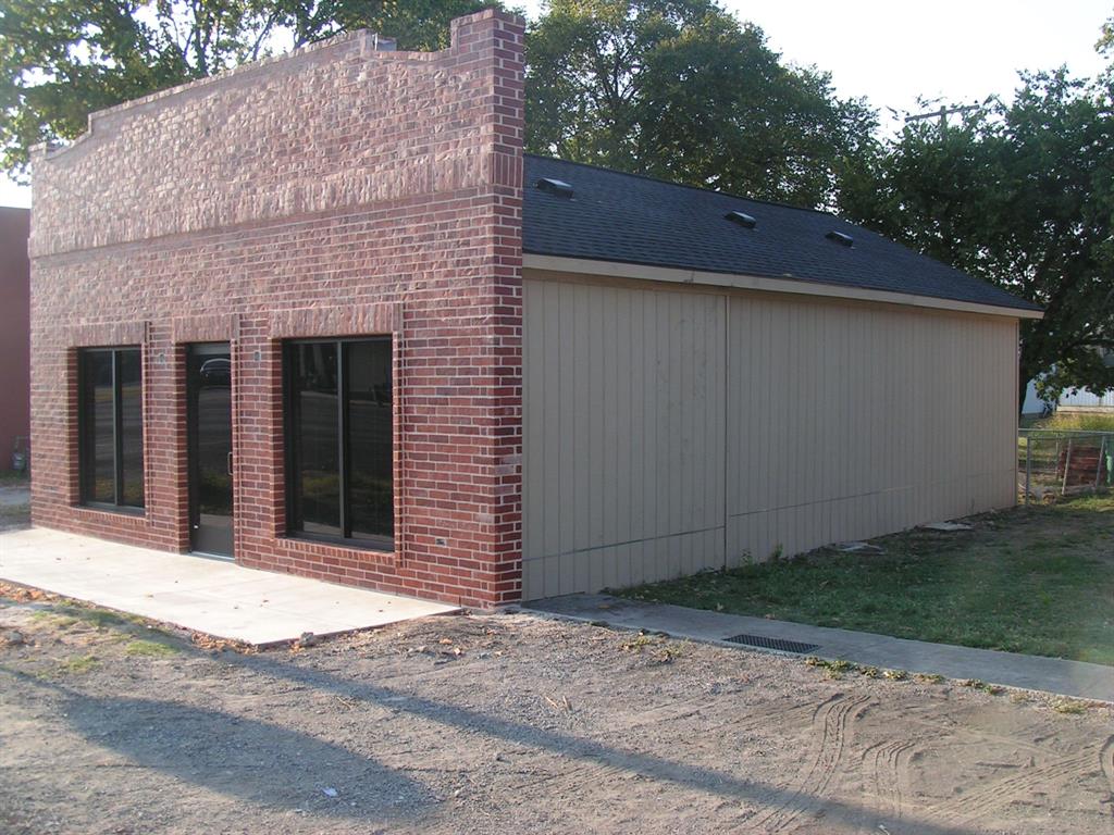 none - Commercial Lease