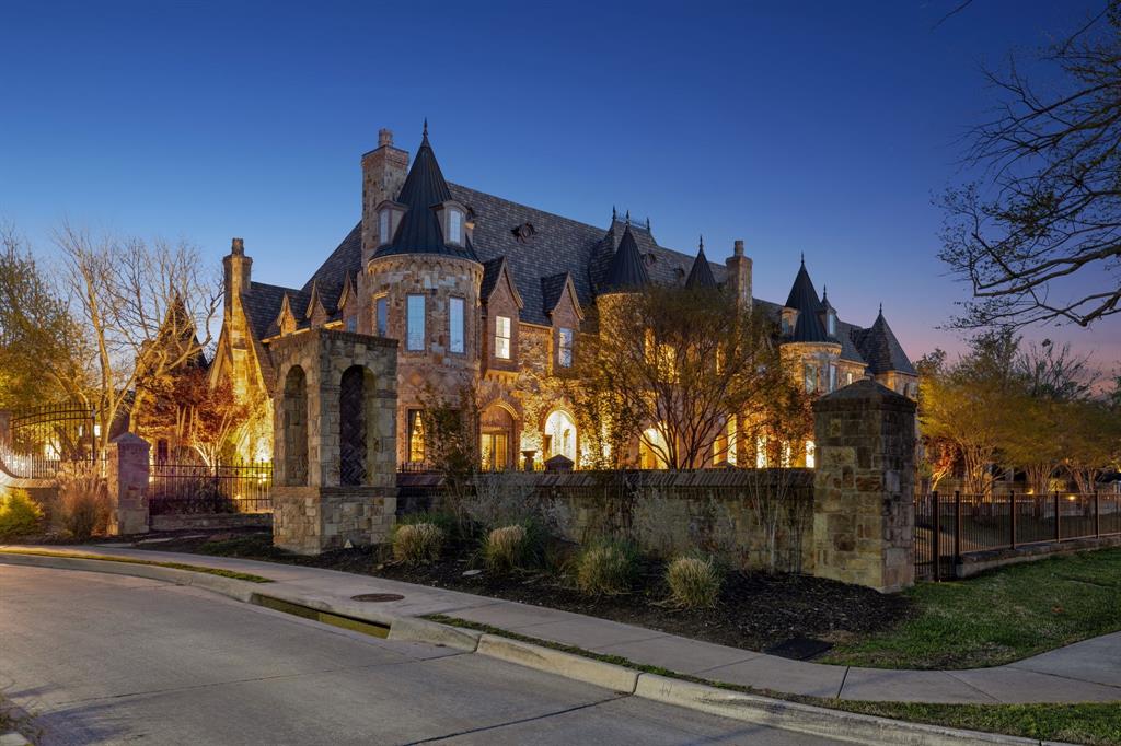 La Mirada - Residential