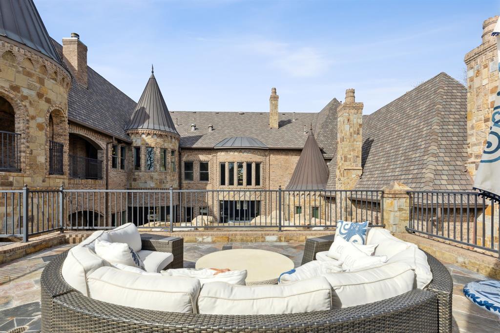 La Mirada - Residential