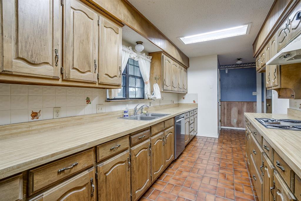 W WEATHERHEAD - Residential