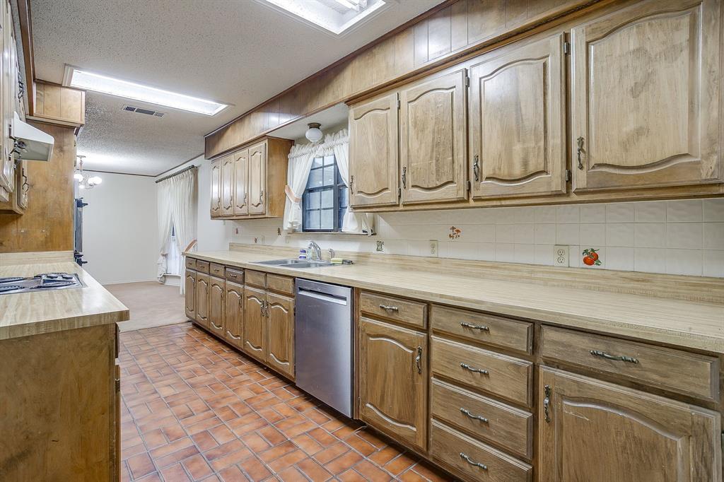 W WEATHERHEAD - Residential