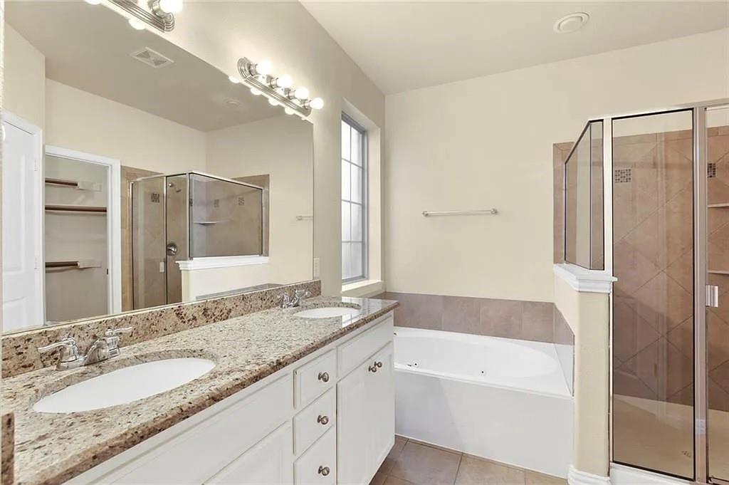 Castle Hills - Residential Lease