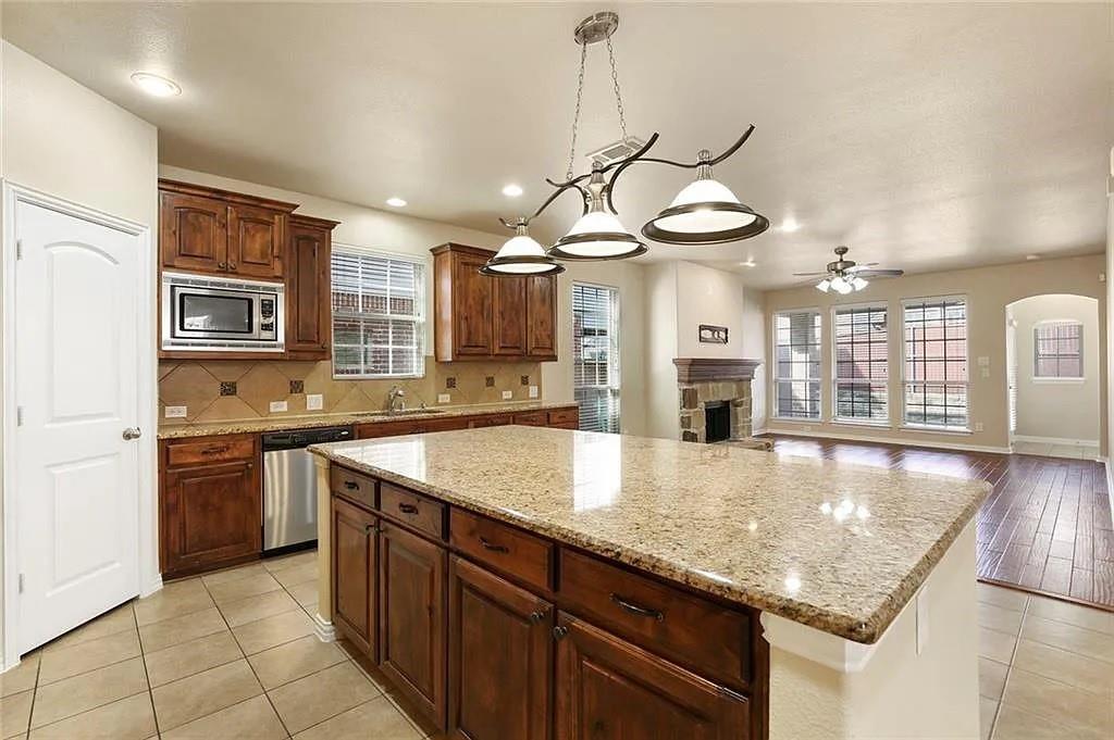 Castle Hills - Residential Lease