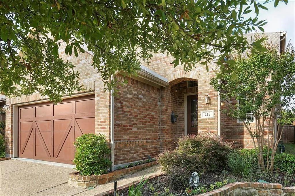 Castle Hills - Residential Lease