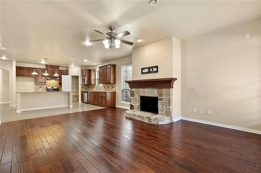 Castle Hills - Residential Lease
