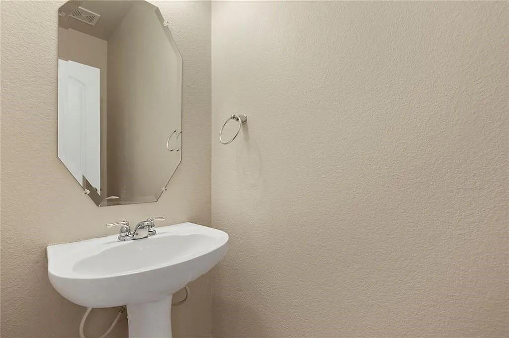 Castle Hills - Residential Lease