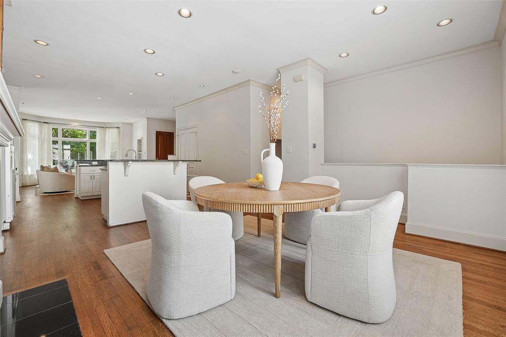 TOMSON TOWNHOUSE - Residential