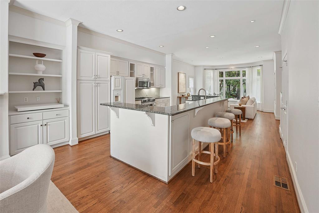 TOMSON TOWNHOUSE - Residential