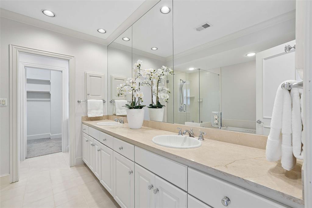 TOMSON TOWNHOUSE - Residential