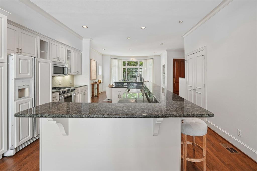 TOMSON TOWNHOUSE - Residential