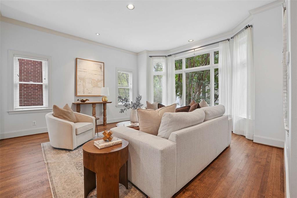 TOMSON TOWNHOUSE - Residential