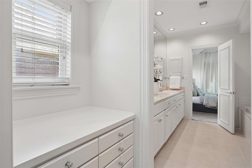 TOMSON TOWNHOUSE - Residential