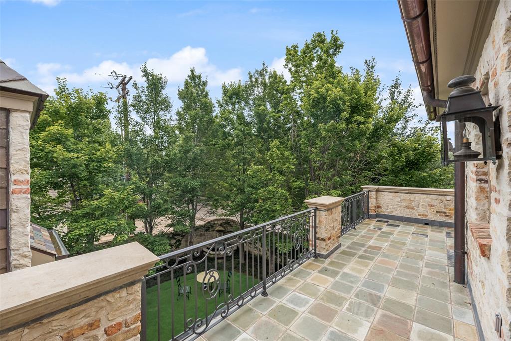 Windsor Place - Residential
