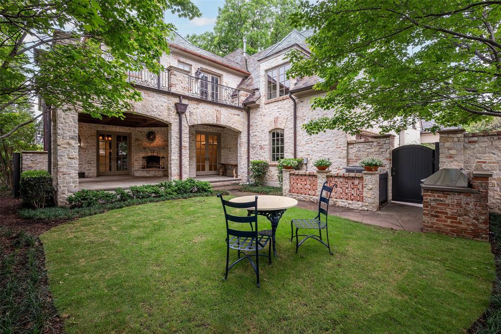 Windsor Place - Residential