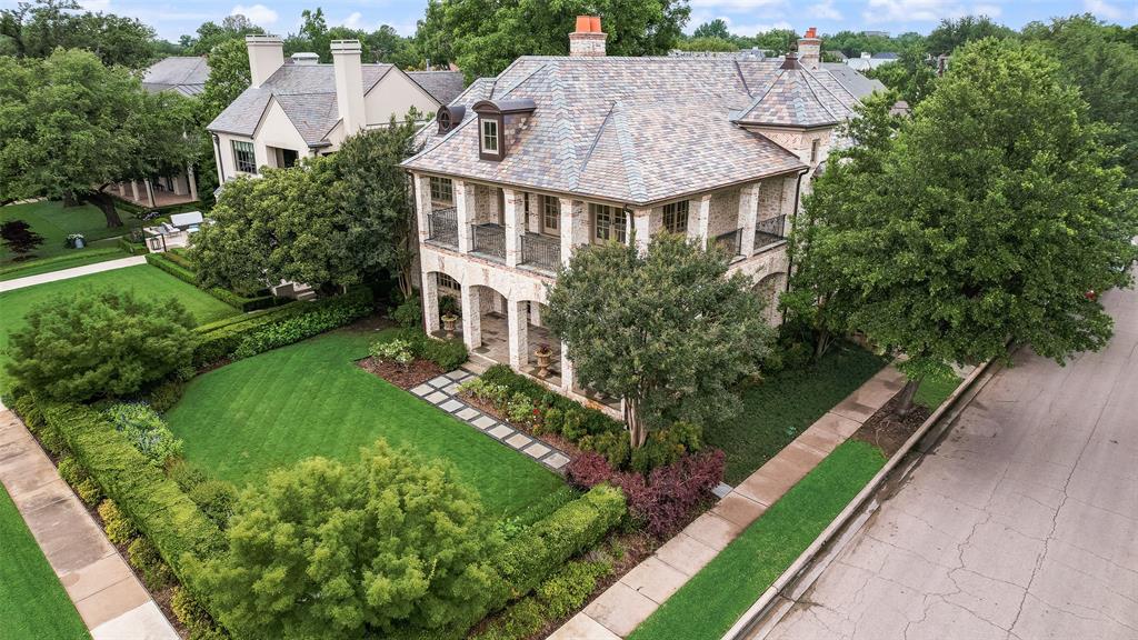 Windsor Place - Residential
