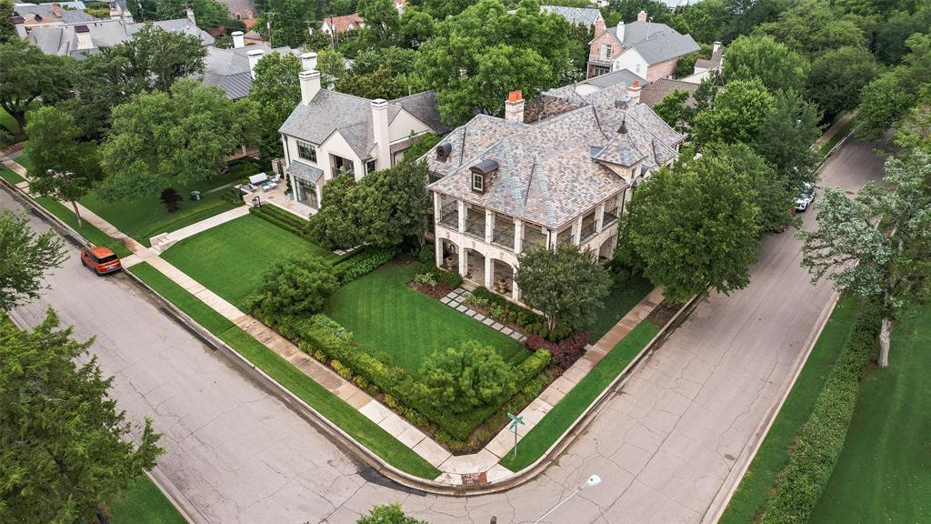 Windsor Place - Residential