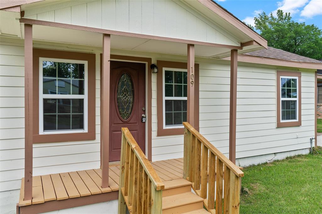FHA appraisal was completed and appraised at $176,000! Welcome to this renovated 4 Bedroom, 2 bath home located across the street from Jefferson Elementary School and less thana mile from Jefferson Historic District. Inside you'll find a traditional but modern style renovation, complete with refrigerator ,microwave, stove, free standing deep freezer and spacious farmhouse style sink. 4th room has it's own private entrance and can serve as a bedroom, office space, formal dining or any other extra space you might need. Mini split heating and air conditioning helps you better manage your utility usage giving you the ability to adjust the temperature in each room individually. Hot water was newly installed in 2025 as well as the composition roof. Fun Fact, this house was originally built by Ladybird Johnson's father in 1940, Lots of history in Jefferson and this house has a small part in it. Schedule your showing today, Seller's are motivated and will review all offers. ***Listing Agent is Seller***