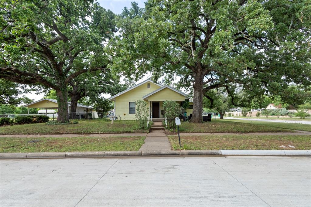 Charming Fixer-Upper with Massive Yard & Mature Oak Trees!

Bring your design ideas and personal touch to this 2-bedroom, 1-bathroom home offering 1,330 square feet of potential! Nestled on a generous plot, this property stands out with its incredible outdoor space, highlighted by gorgeous, large oak trees that provide an abundance of refreshing shade and classic Texas curb appeal.

Step inside to find a functional layout just waiting to be reimagined. Whether you are an investor looking for your next flip, or a savvy buyer wanting to build sweat equity, this home serves as the perfect canvas. One of the biggest bonuses of this property is the expansive side lot, offering endless possibilities for an expansion, a large workshop, boat, RV parking, or the ultimate backyard oasis.

Location is everything! You will love the convenience of being within easy walking distance to the local school, making morning drop-offs a breeze. Don't miss out on this fantastic opportunity to remodel and make a property truly your own. Schedule your showing today and see the endless potential this gem has to offer!