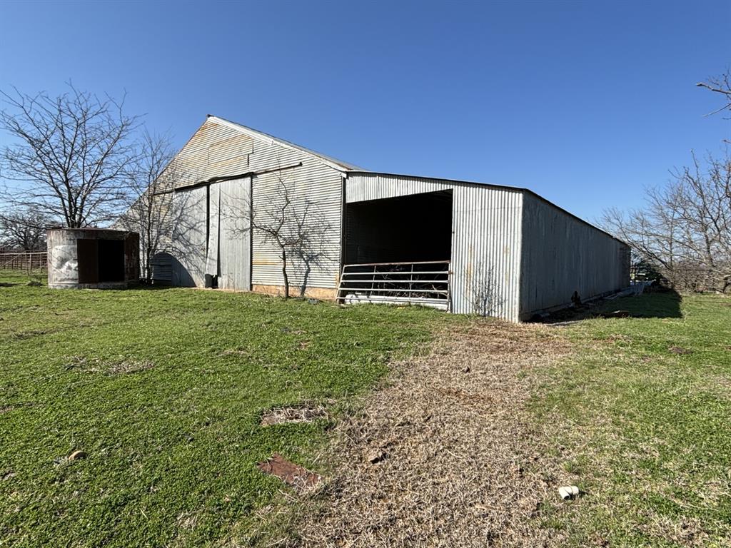 Nocona - Farm