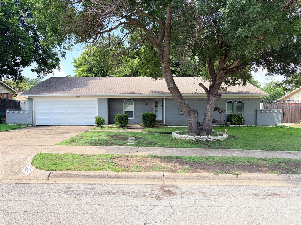 Charming 3 bed, 2 bath home in Edgecliff Village. Features a new garage door installed last month and new front gutters. Windows were updated in 2017, along with exterior repainting. Property includes a storage shed built in 2016 (not reflected on the floor plan). Spacious lot with mature trees and a covered backyard patio, perfect for relaxing or entertaining. Conveniently located with easy access to I-20 and I-35W for quick commutes across the metroplex. Move-in ready!
Light cosmetic updates needed, offering a great opportunity to add your personal touch.