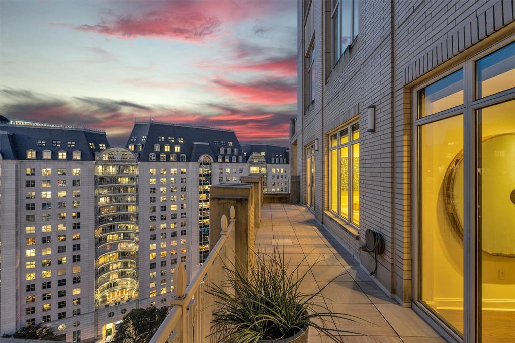 Residences Condo In Uptown - Residential