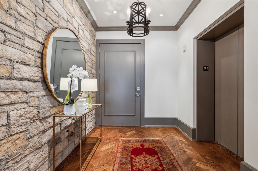 RESIDENCES @ STONELEIGH CONDOS - Residential