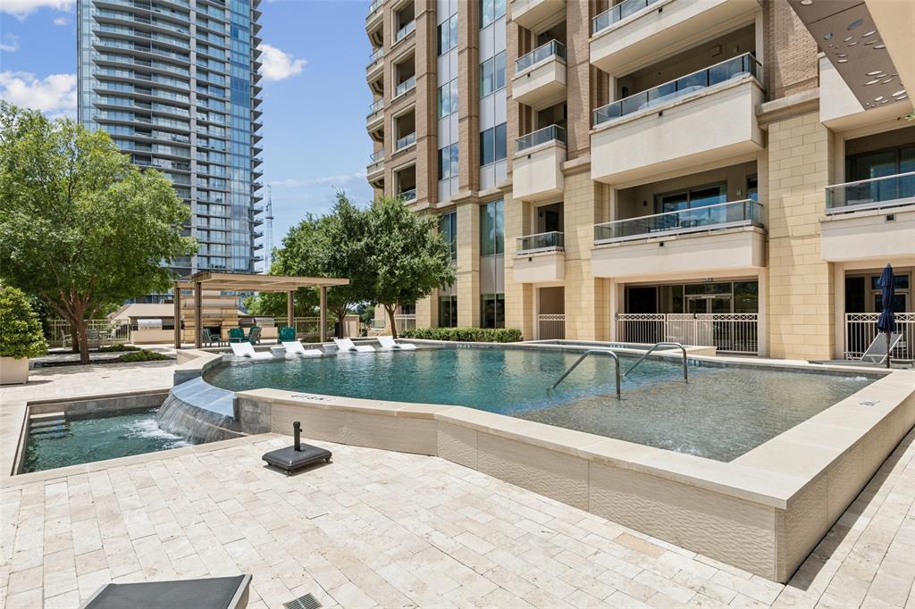 RESIDENCES @ STONELEIGH CONDOS - Residential