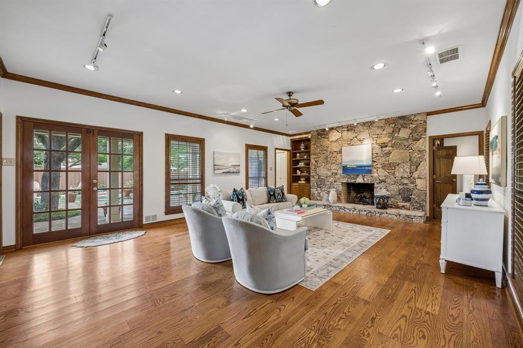 Lake Highland Village - Residential