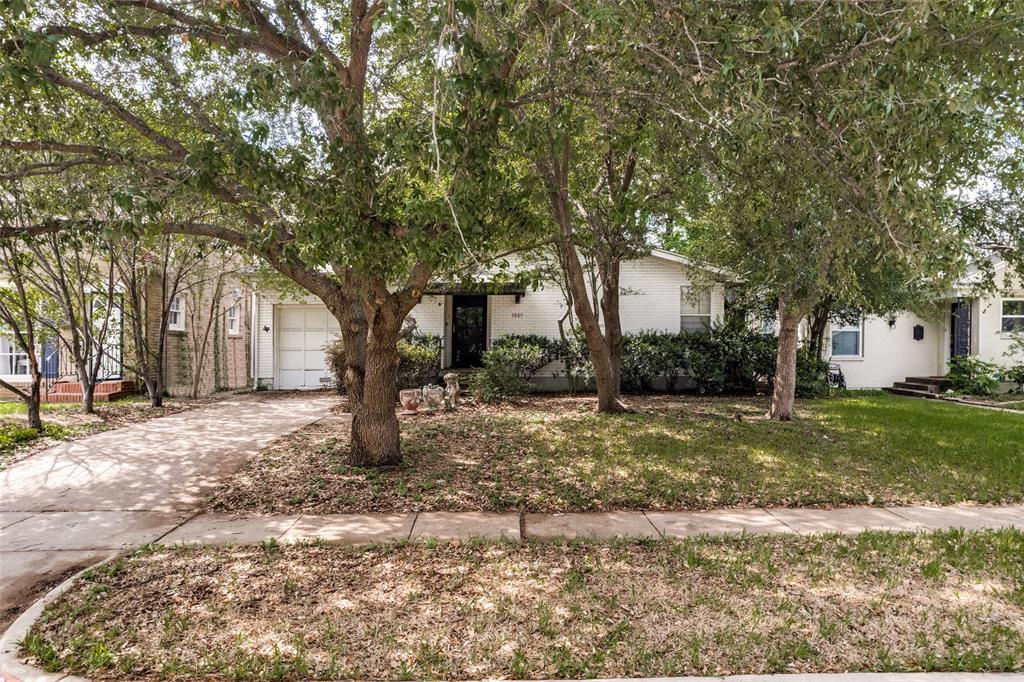 Seize a rare opportunity to build your dream home in one of Fort Worth's most coveted Westside neighborhoods!

This 49' x 120' lot (6250 SF) offers an unbeatable location and an enviable lifestyle just steps from the best the city has to offer. Stroll one mile to the prestigious Rivercrest Country Club or walk less than a mile to many of Fort Worth's crown jewels — the world-renowned Kimbell Art Museum, Dickie’s Arena, Museum of Science and History and the luxurious Bowie House hotel. With Camp Bowie Boulevard nearby, you'll enjoy an abundance of upscale shopping, dining, and entertainment, all within easy reach on foot.

The lot features alley access — currently a green, grassy easement with the added potential to be paved — offering flexible design possibilities for a custom home with rear-entry garage or additional privacy. Quick access to downtown Fort Worth and I-30 makes commuting a breeze.

This is truly a walkable, vibrant urban neighborhood where culture, cuisine, and country club living converge. A blank canvas in a landmark location — your vision belongs here.