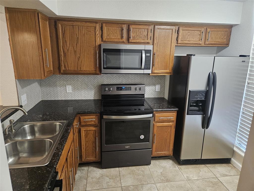 Two-bedroom, one-bath condo with approximately 868 sq ft at 9601 Forest Ln #224, Dallas, TX 75243. Built in 1983, this unit offers a functional layout with an open living area and private balcony. Convenient location near I-635, shopping, and restaurants in the Lake Highlands area. Suitable for an owner-occupant or investment property.