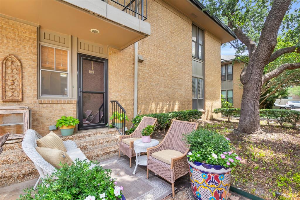 Royal Lane Condos 5800 - Residential
