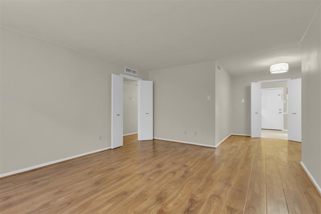 Royal Lane Condos 5800 - Residential