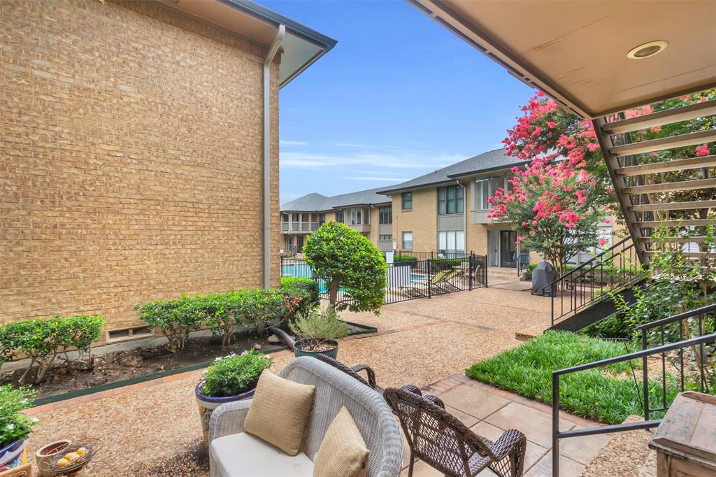 Royal Lane Condos 5800 - Residential