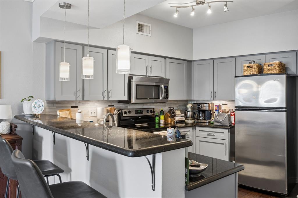 Piazza Siena Condo - Residential