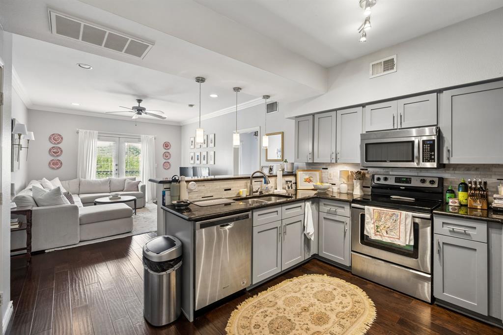 Piazza Siena Condo - Residential