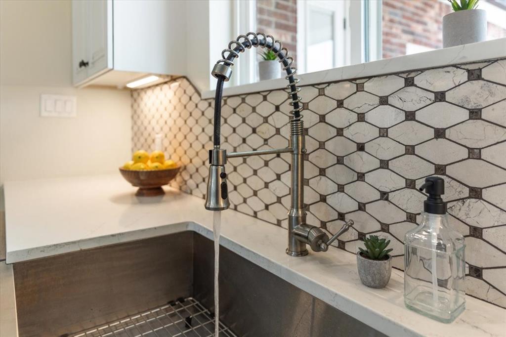 ACOSTA-EAST - Residential