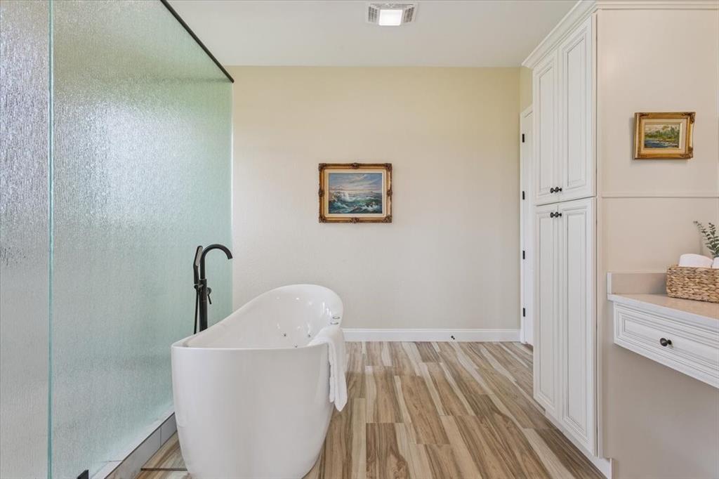 ACOSTA-EAST - Residential