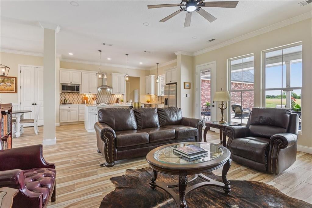 ACOSTA-EAST - Residential