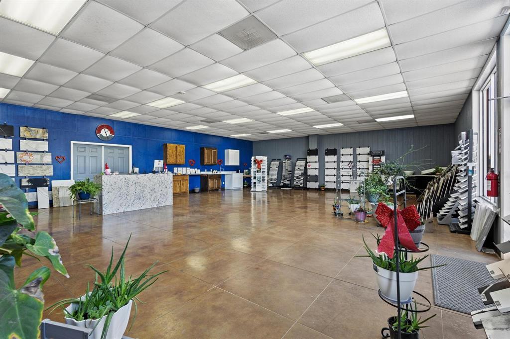 Moss Add - Commercial Sale