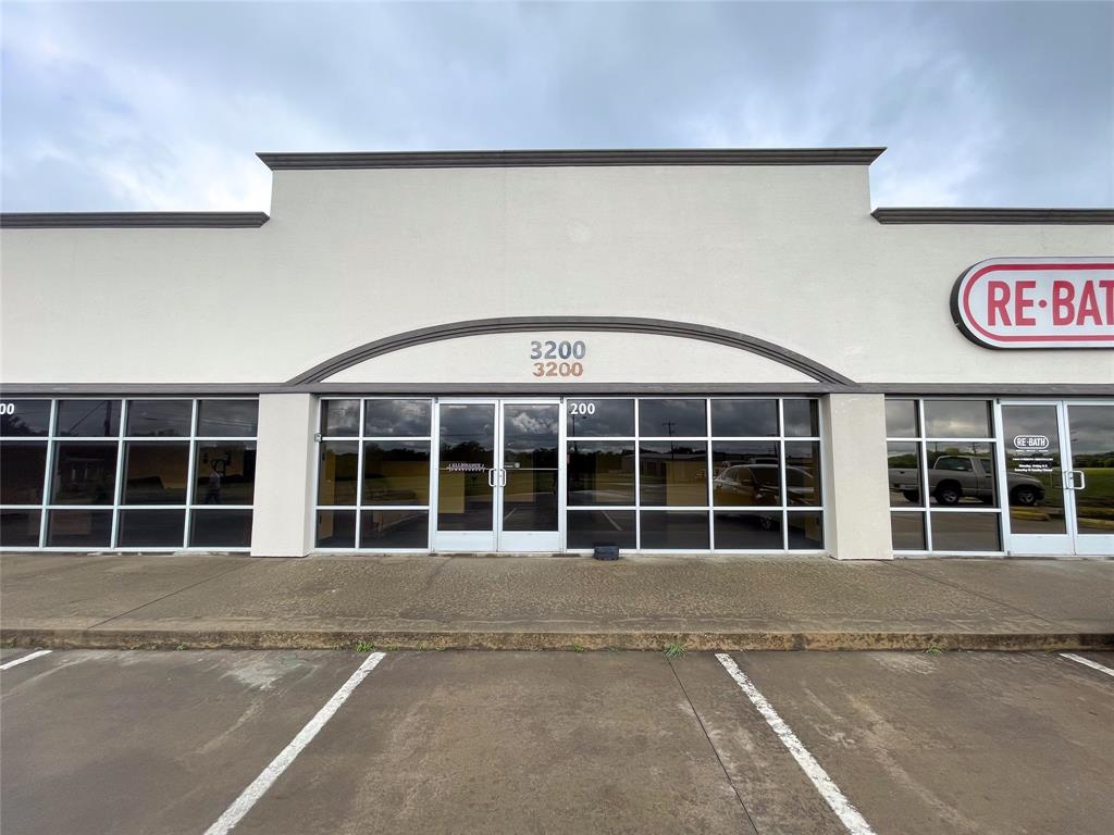 Center At Gallagher Drive Repl - Commercial Lease