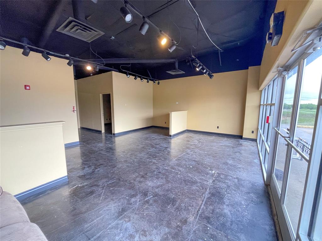Center At Gallagher Drive Repl - Commercial Lease