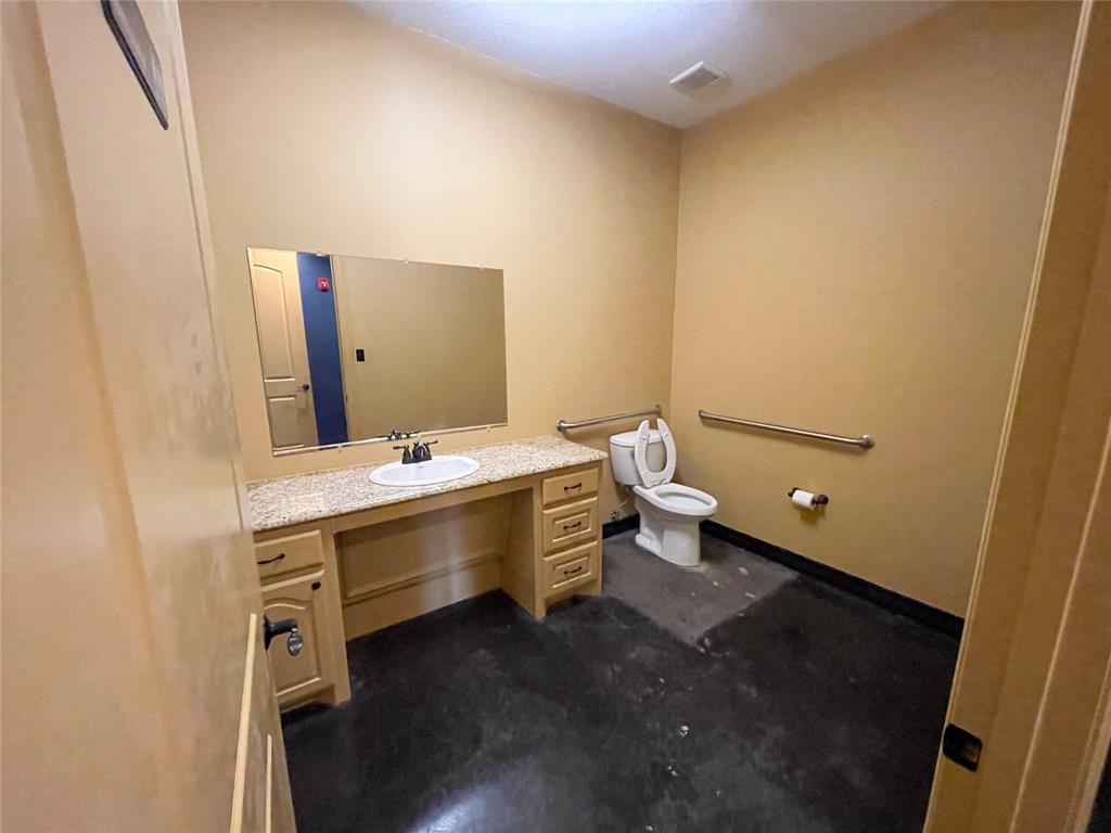 Center At Gallagher Drive Repl - Commercial Lease