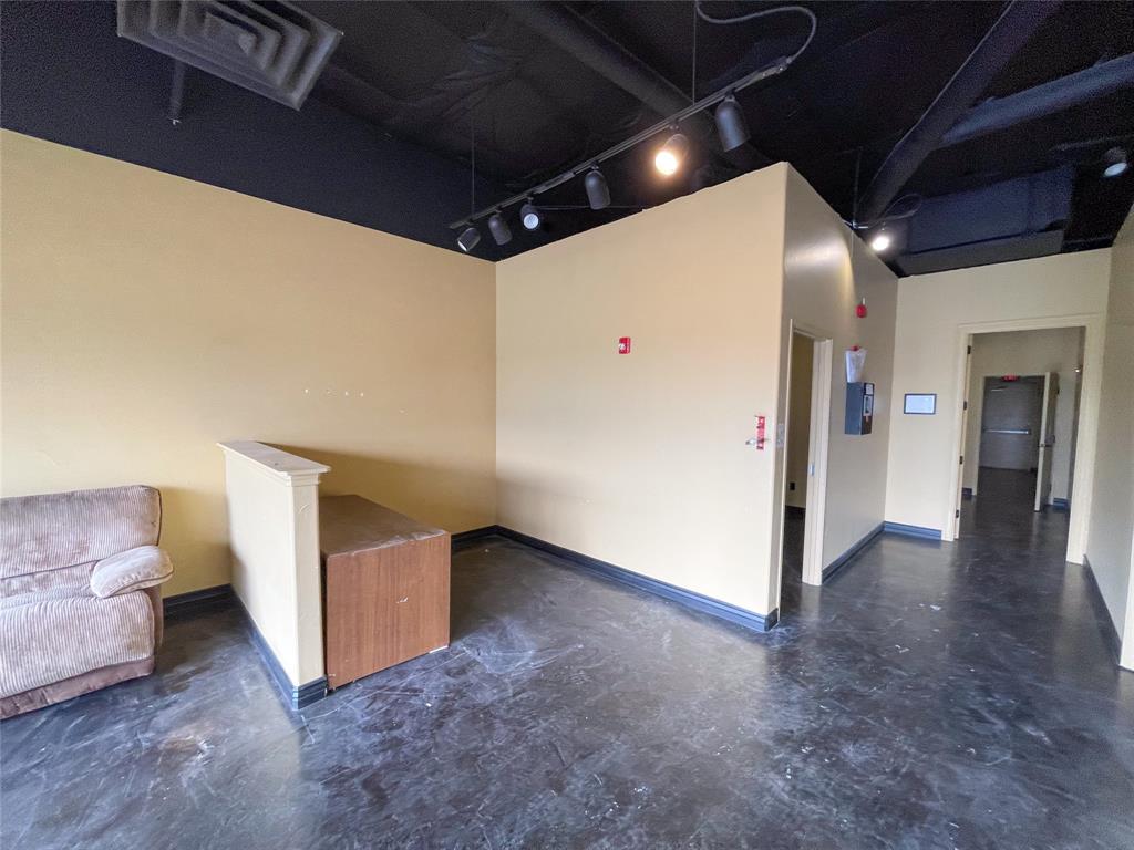 Center At Gallagher Drive Repl - Commercial Lease