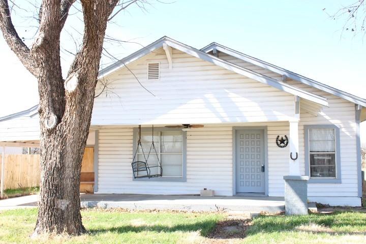 This is a 3 bedroom home with and extra room that can be used as a 4rd bedroom.  It has been remodeled with central heat and air.  The living room and bedrooms have carpet the kitchen and dining room has vinyl and the kitchen cabinets top is Formica.  It comes with a stove and refrigerator.  This is a nice house in a small town with a good school system.  Make your reservation it is priced to sell quickly.