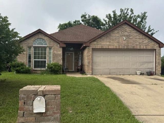 NO ACCESS OR VIEWINGS of this property. Please DO NOT DISTURB the occupant. Take a drive by this
three bedroom, two bath brick home and see if it may be your next investment. As is cash only sale with no contingencies or inspections. Buyer will be responsible for obtaining possession of the property upon closing.
