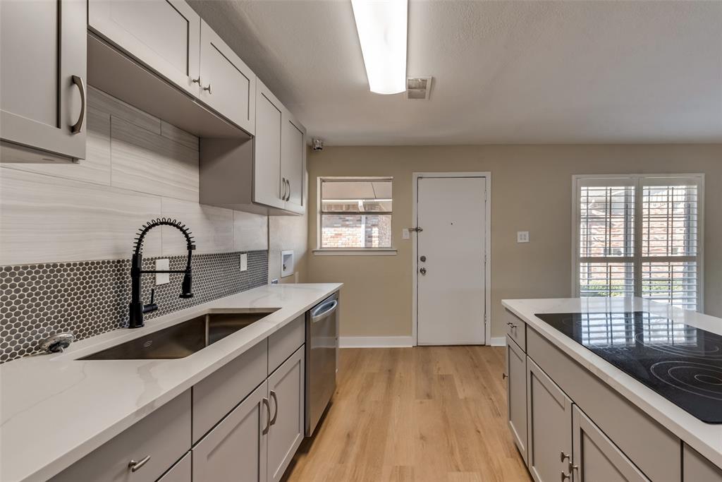 Royal Oaks Condo - Residential